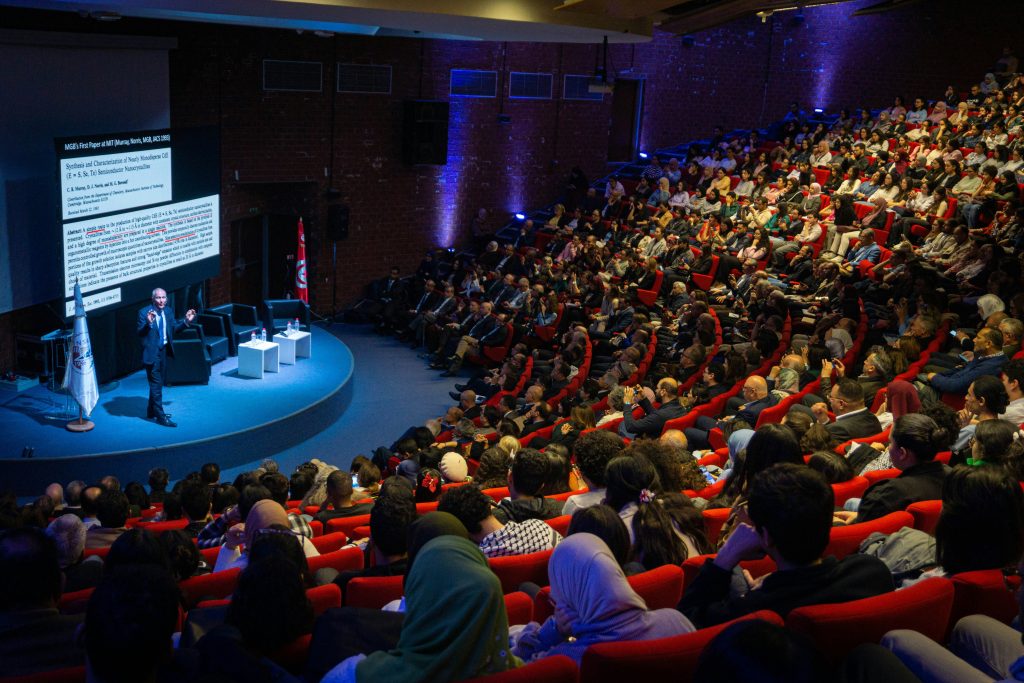 Evento de la campaña Diálogos 3M Perú-Colombia con público en auditorio
